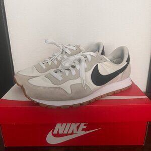 Nike Air Pegasus 83 Men’s 9.5 White/Black/Gum w/ Box - Good Condition